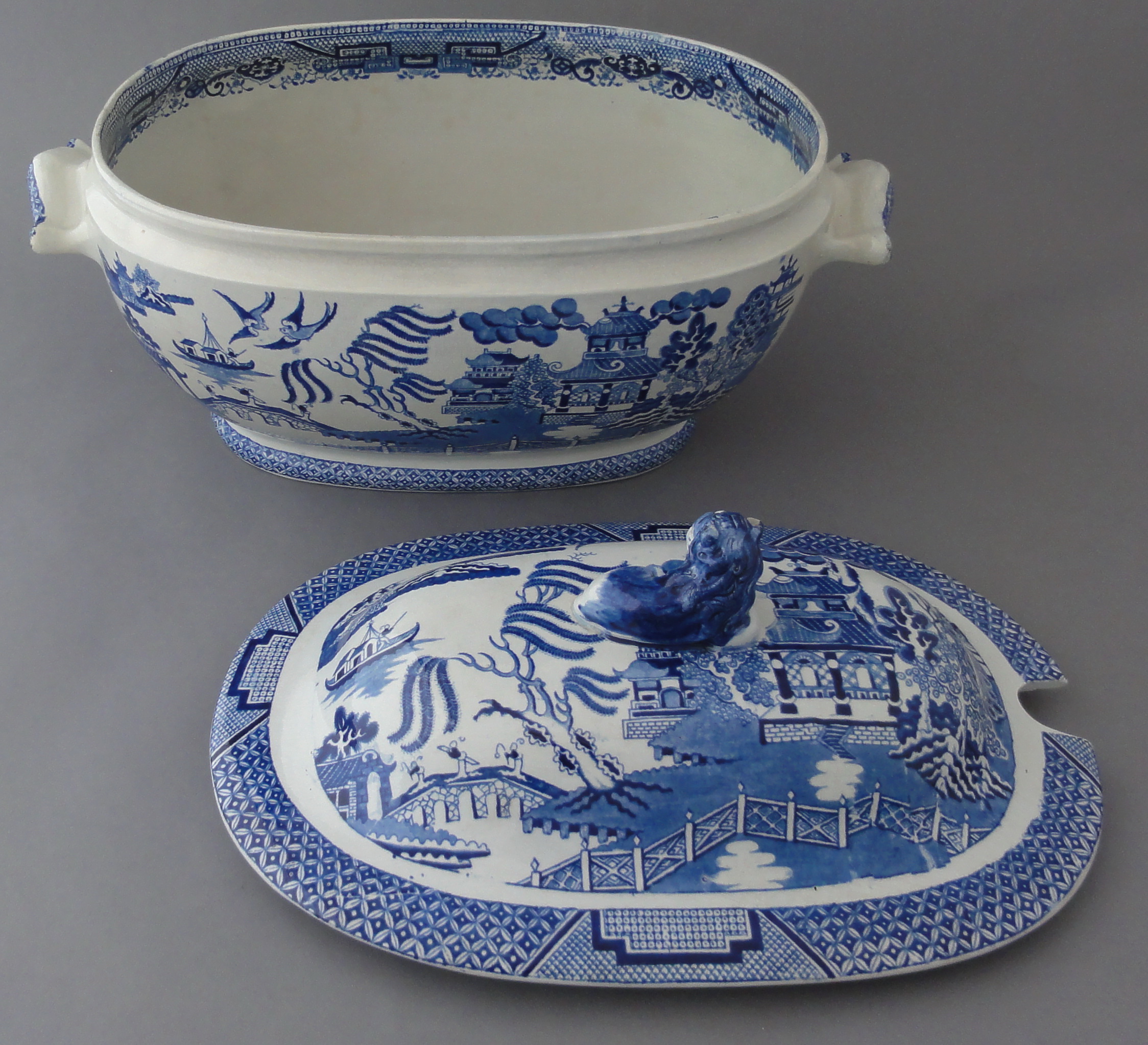 Soup Tureen, Standard Willow Pattern - Image 4