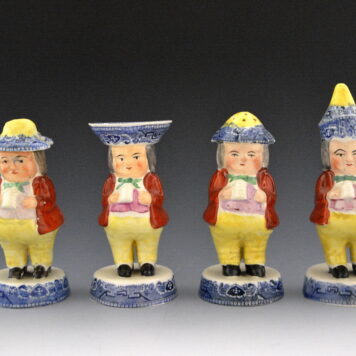 Figures, Standard Willow Pattern