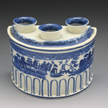 Bough Pot, Standard Willow Pattern